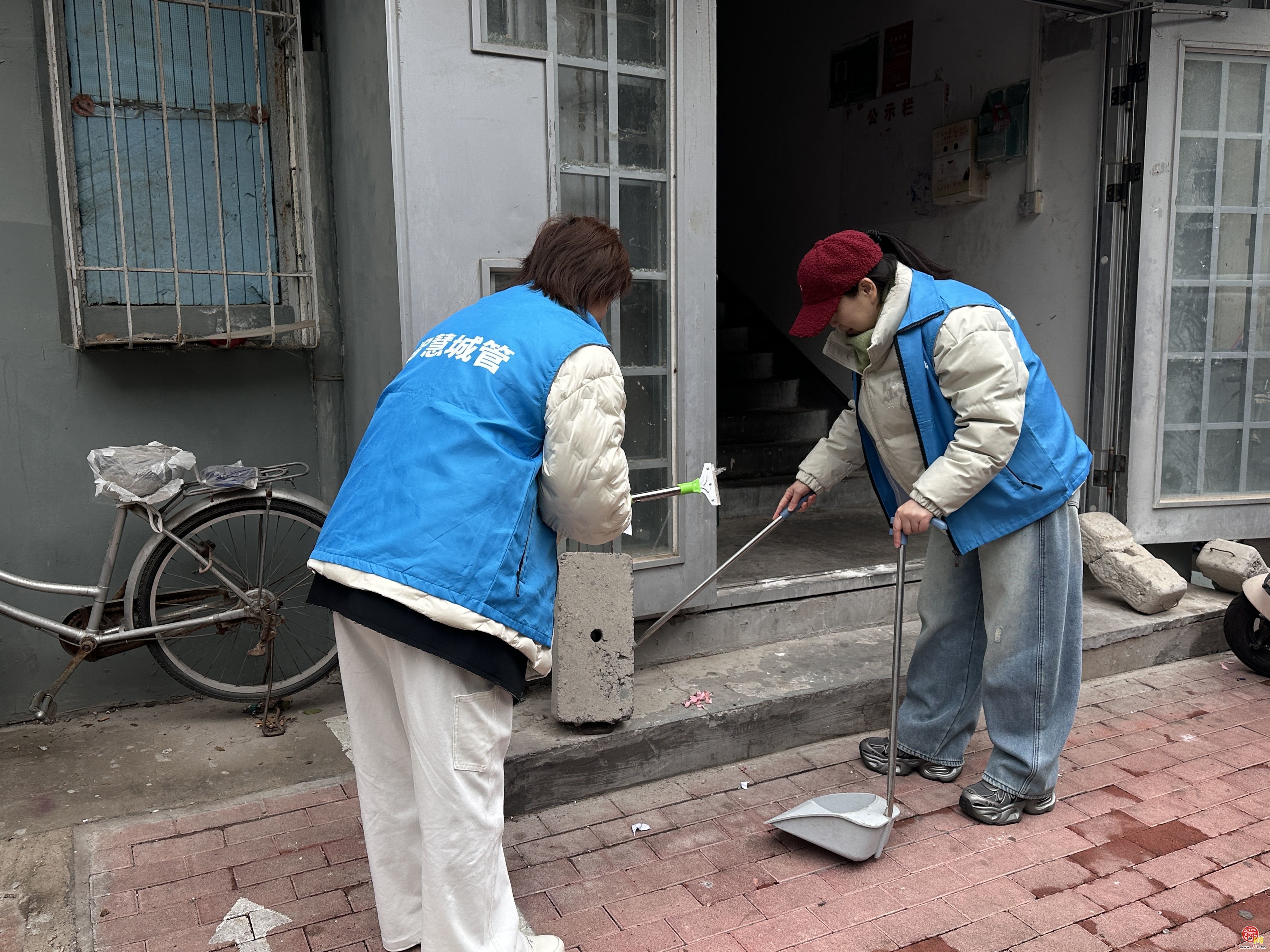 济南市智慧城管服务中心、济南文明网、前卫街社区联合开展3·5学雷锋纪念日主题活动
