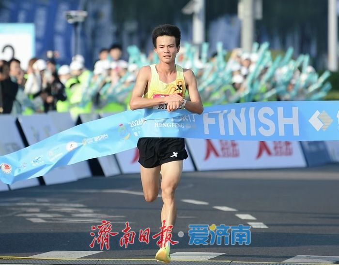  2026济南（泉城）马拉松激情开赛