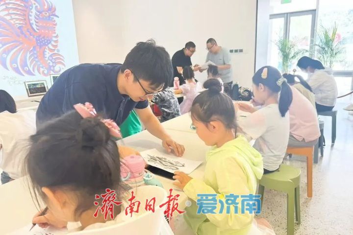 一年四季 泉在济南丨济南韩美林艺术馆里，童心“刮”出奇妙动物世界