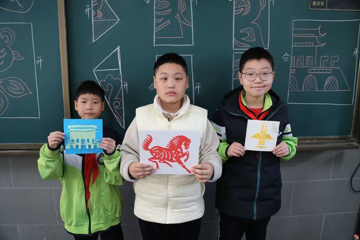 百年积淀育桃李 生命正燃启新程——纬二教育集团第六届创新项目阶段性成果研讨（纬二校区专场）暨济南市纬二路小学建校105周年纪念活动成功举行