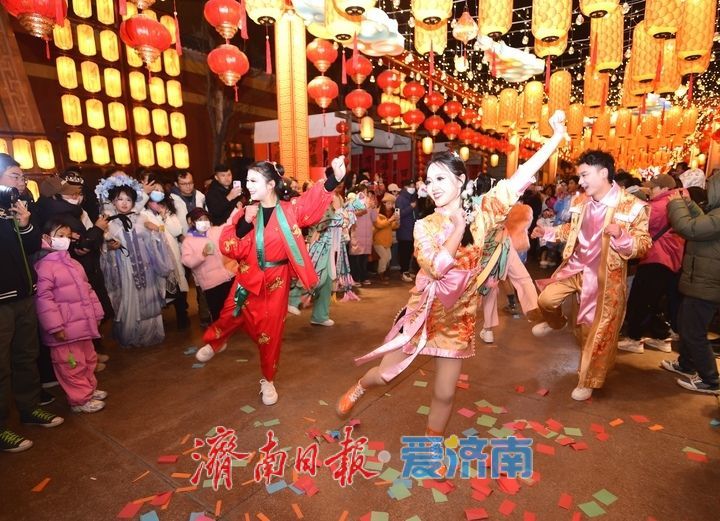 “泉”在济南过大年｜赏方特新春灯会 感受国风浪漫