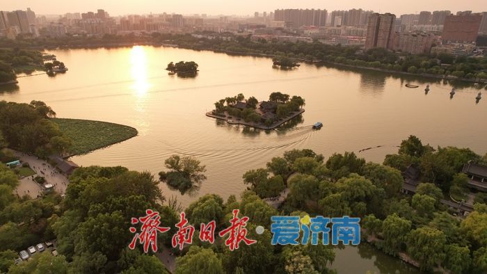 一年四季 泉在济南丨大明湖唯美晚霞 鎏金暮色醉煞游人