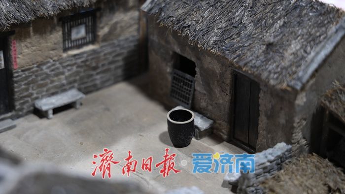 复刻《生万物》中“封二的家” “80后”雕塑师用微塑艺术唤醒乡愁