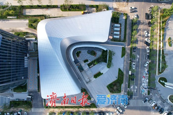济南东部流线“L”型特色建筑未来感十足