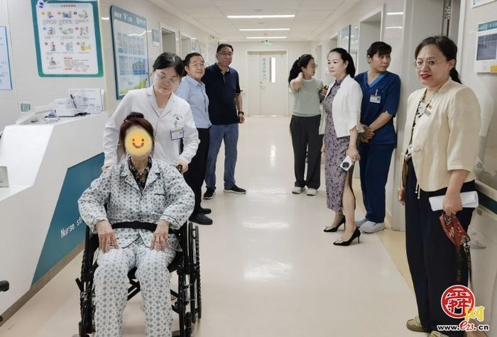 集福泉城汇大爱 阳光助行暖人心