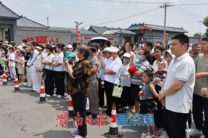 沉浸式实景表演点亮乡村文旅