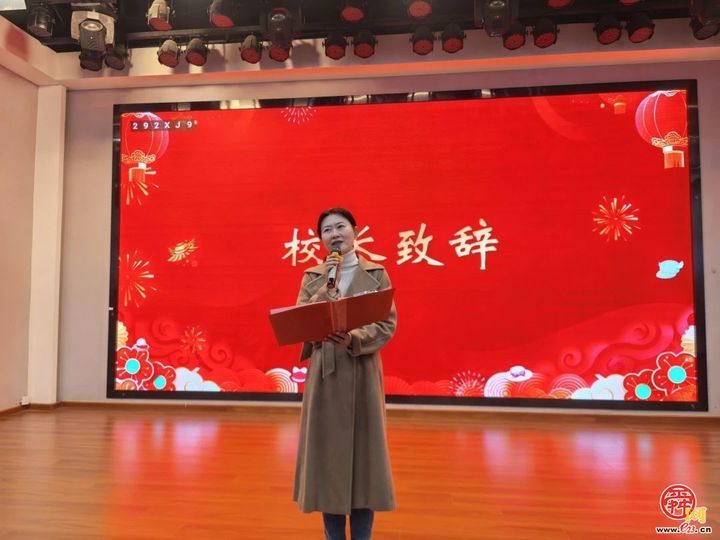 新年展 “新帽”，策马向目标 —— 济南市历下区龙德学校开学典礼创意启新程