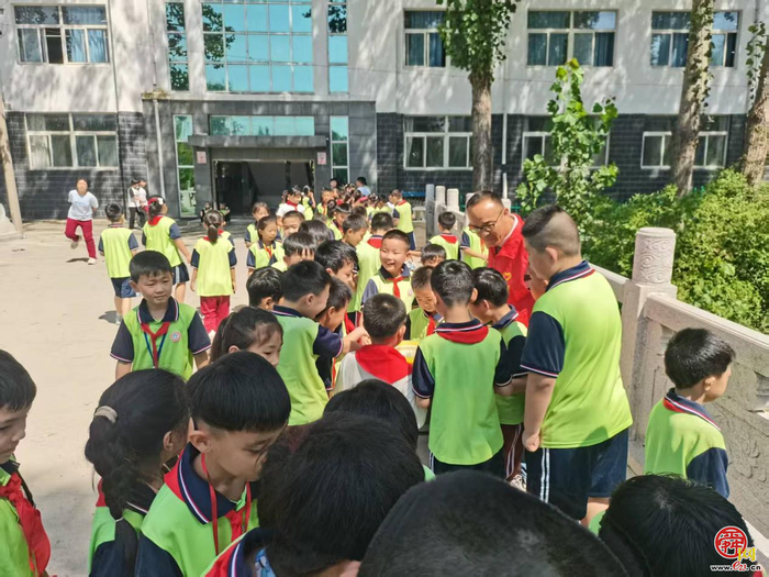 济阳新市镇中学以“烽火记忆照前路 秋风为序启新程”为主题举行开学典礼讲好开学第一课