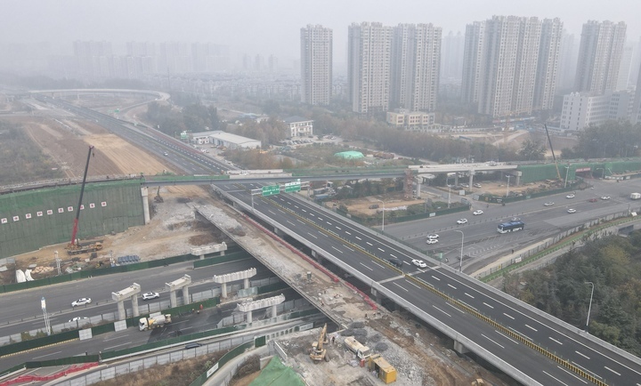 项目强省会｜邢村立交桥新建道路已双向通行，济南绕城高速小许家至港沟段改扩建施工进入新阶段