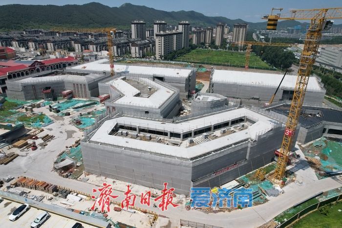 打造东城一站式度假目的地！济南高新百联奥特莱斯二期建设提速