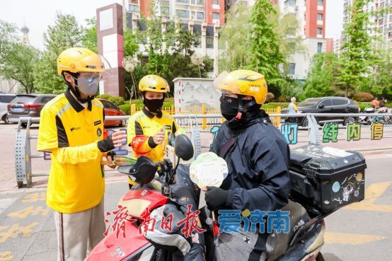 不闯红灯一周可增收400多元！美团向济南等地骑手推出“等灯等灯奖”