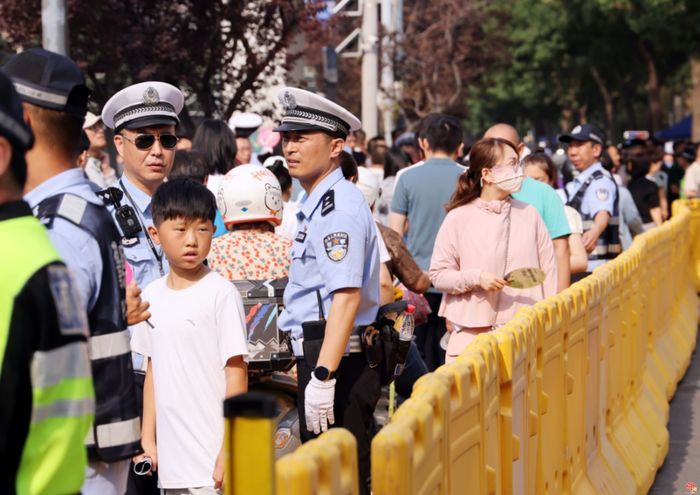 “警”伴考试季：市中交警多措并举 为中高考学子圆梦护航