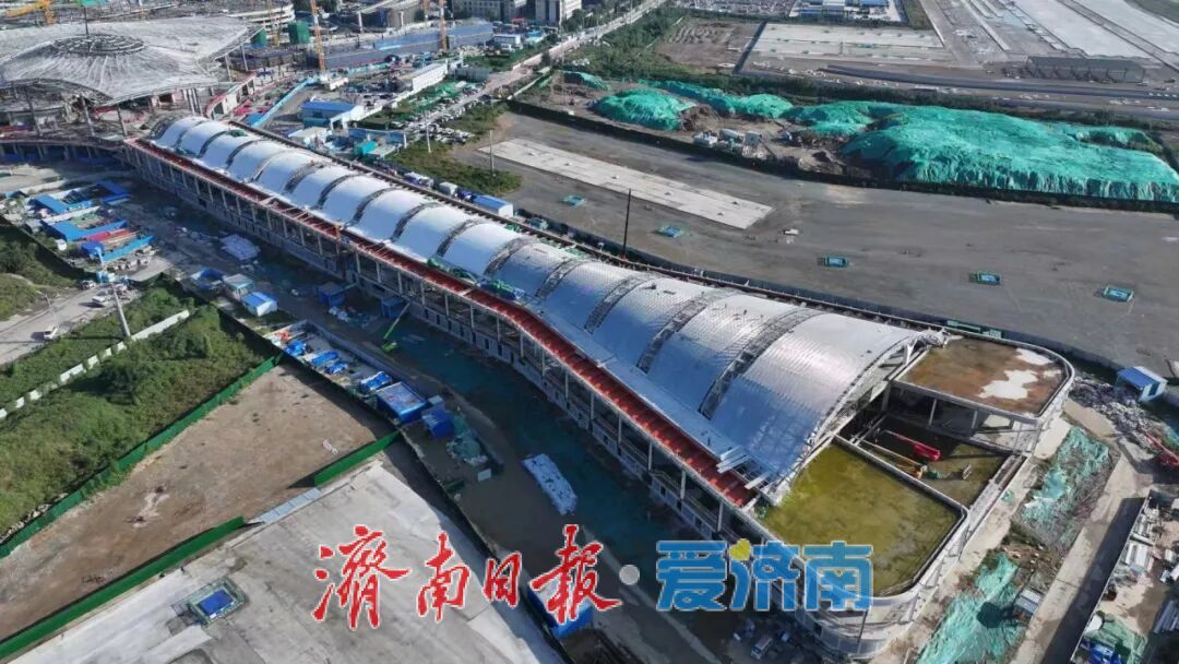 建设者假期坚守岗位，济南高铁、机场、地铁等项目多点开花