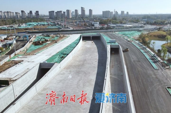 济南黄河大道二期鹊华东路半定向地下匝道主体展现新貌