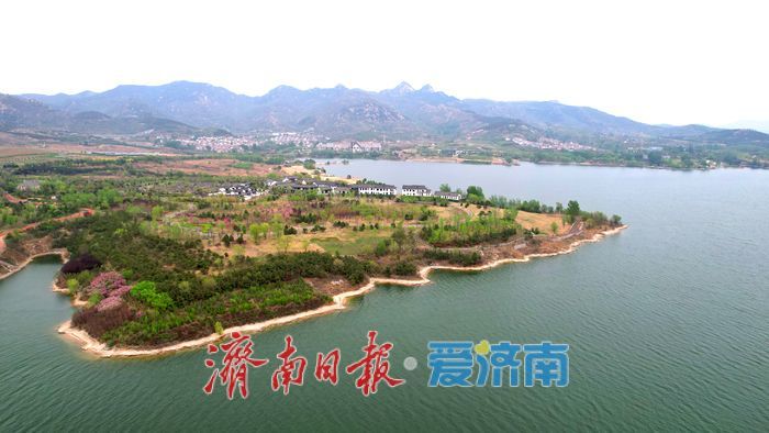 雪野春色如画 湖光山色引客醉