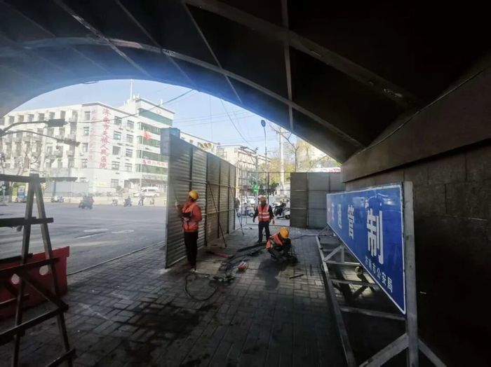 一桥跨南北，旧貌焕新颜 天桥维修改造细节大揭秘