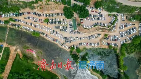 国庆假期秘境石崮寨火爆出圈！石崮寨三娘坐镇才艺大舞台，江湖好戏轮番上演