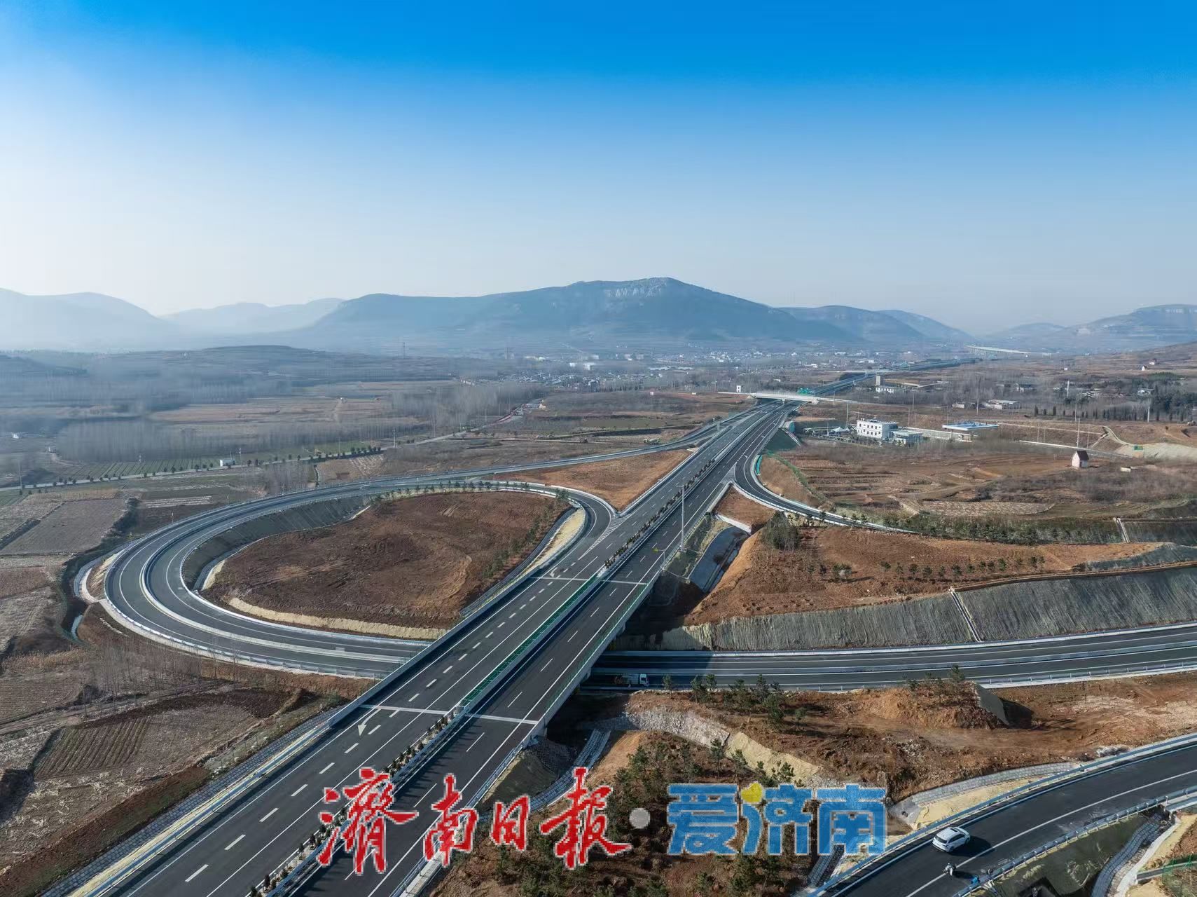 济微高速济南至济宁新机场段建成通车