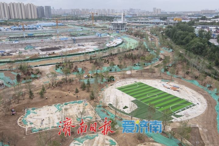 黄河边建设足球场，丁太鲁绿带公园各功能区雏形显现