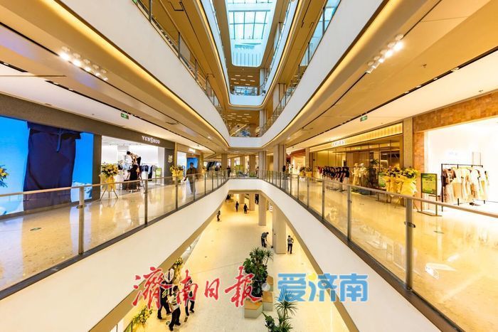 一块三角地，一群年轻人，一座理想生活城