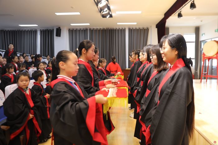 束脩传雅礼 逐梦启新篇 —— 梁王小学一年级新生迎来别样入学仪式