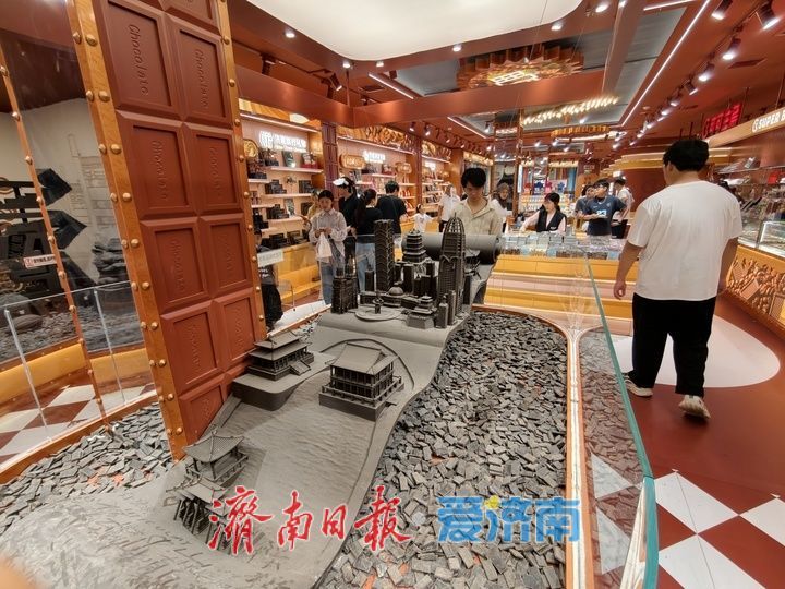 一年四季 泉在济南丨巧克力复刻泉城地标 济南网红博物馆引打卡