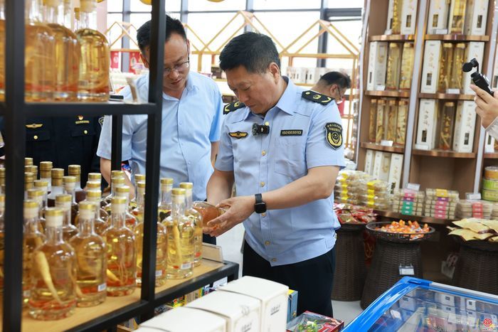 护航出行路上“舌尖安全”！济南市市场监管局开展高速服务区食品安全检查