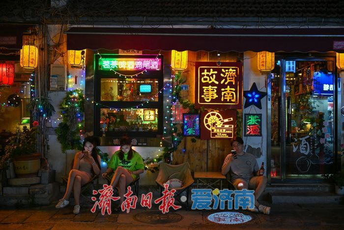 一年四季 泉在济南丨曲水亭街暮色画卷