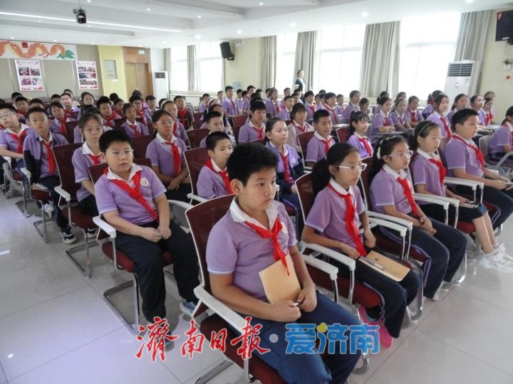 银发丹心润新苗 薪火相传筑未来——济南市“青少年立德树人大讲堂”活动纪实