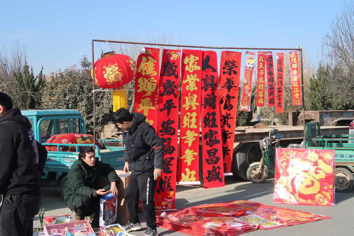 “泉”在济南过大年｜年味蒸腾乡土间，“村晚”见证一个村子的蝶变与传承