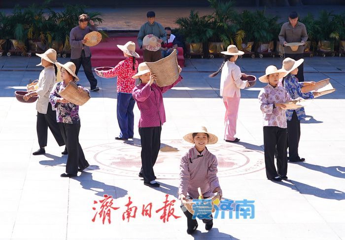 九顶塔赶秋节启幕 盛装鼓乐庆丰收