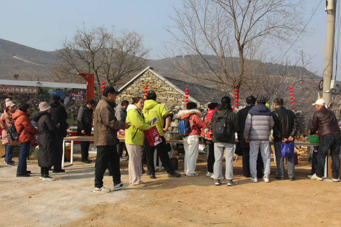 大锅菜飘香、蒸馒头上笼……来济南南山百年古村沉浸式体验过大年