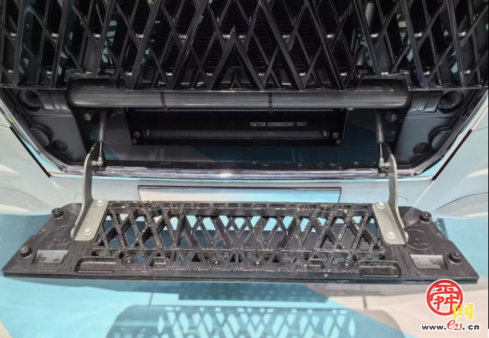 续航与效能双突破 解析汕德卡G7H800度电牵引车