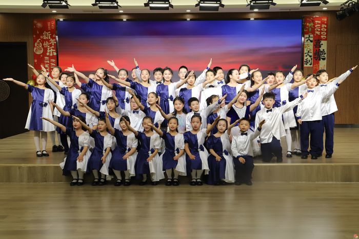 和鸣绽放，启新共悦！济南市历下区燕山小学举行新年联欢会