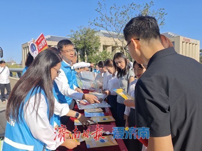 M15路正式上线，济南公交“小微驳”又添新成员