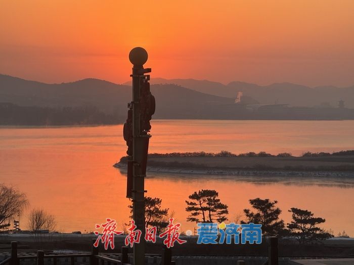 雪野湖日出美如画 烟波浩渺醉游人