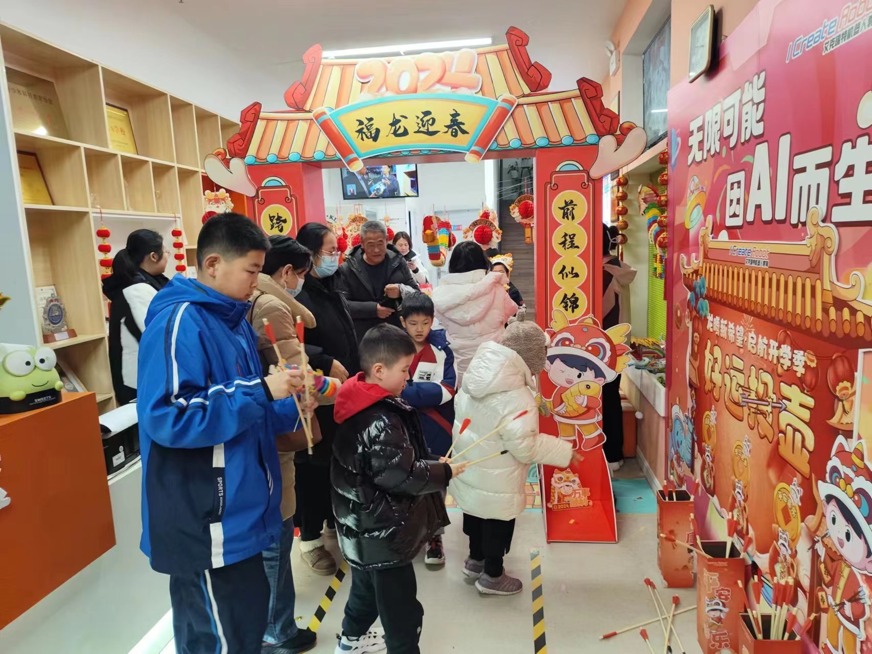 展会招商出效果，主动让利受欢迎，“济南造”教育机器人开足马力向未来