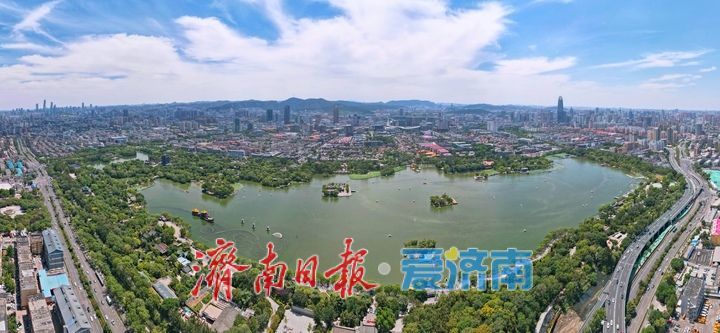 一年四季 泉在济南丨水光潋滟晴方好，“夏至”明湖满目翠