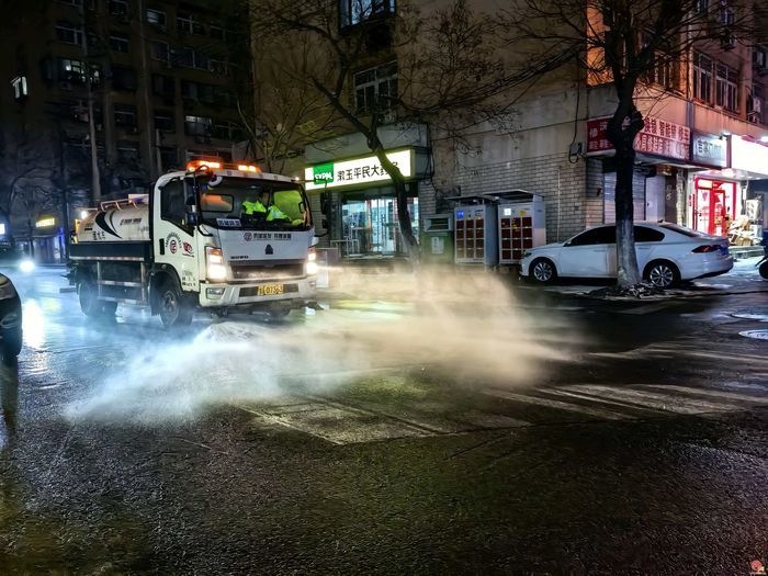 2.4万人次鏖战30小时 济南市区主次道路已无积雪通行顺畅