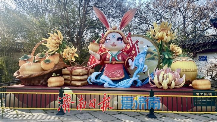 花灯会持续上新！兔王献瑞、玫瑰花神灯组安装完毕