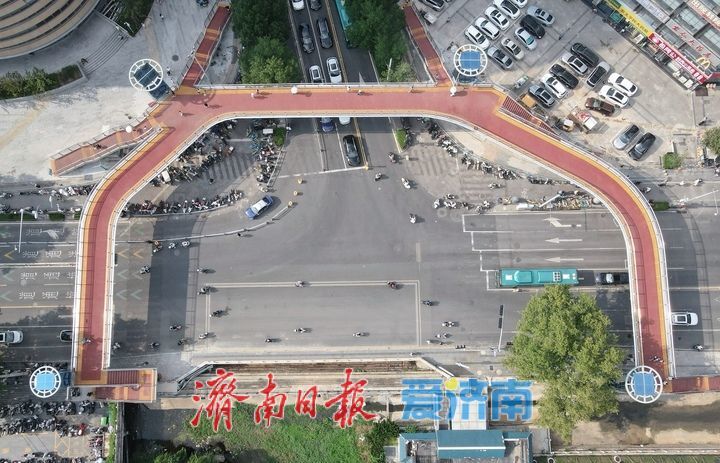 各行其“道”，文化西路齐鲁医院段车辆“按需分流”