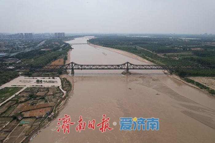 一年四季 泉在济南丨沿黄生态廊道上的钢铁巨龙