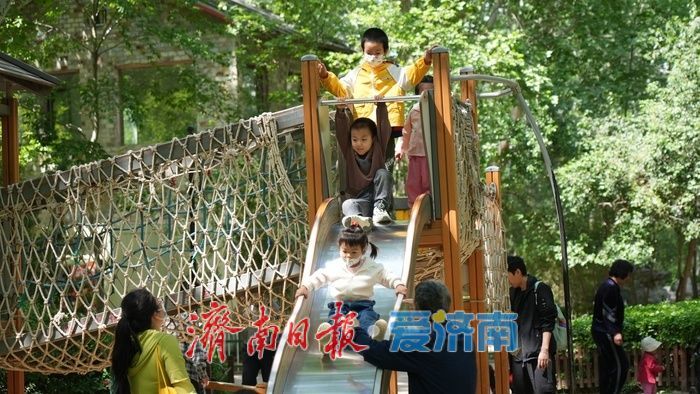 无动力乐园成春日“遛娃”热门选择 在自然中亲子互动