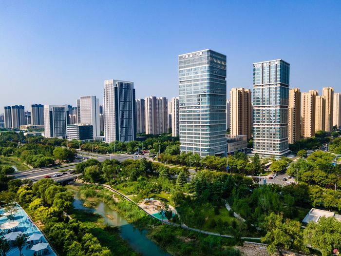 【聚焦济南西站枢纽经济商务区】才聚槐荫，展翼新途 万融集团十余载奋进增城市荣光