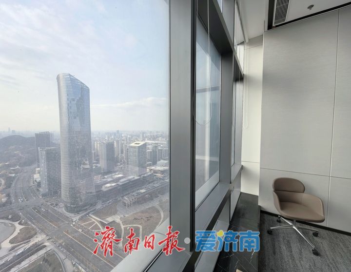 走进“济南第一高”，探访“塔尖会客厅”