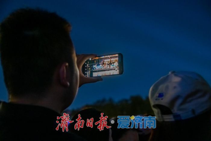 泉涌盛夏·画舫载梦 天下第一泉风景区“画舫演艺”惊艳回归