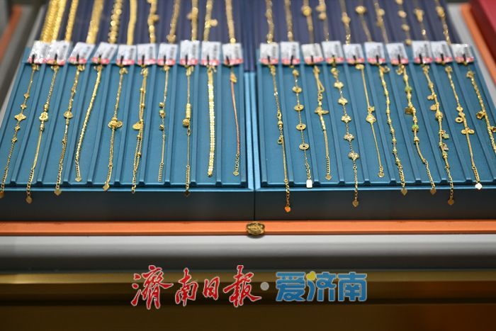 黄金价格回落 济南黄金零售市场进入观望期
