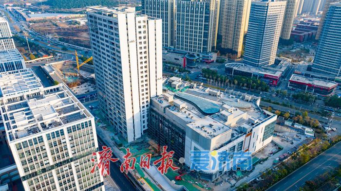 万融广场（腊山店）建设进度全面提速，外立面施工加速推进