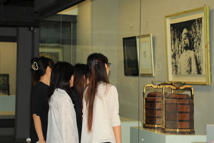 《经典传承——历届中国工艺美术大师作品回巡展》 济南站启幕