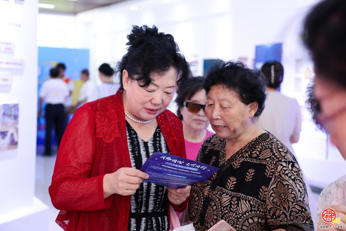 趣味互动学文明 2025济南网络文明周“六进”宣讲活动走进康城花园社区